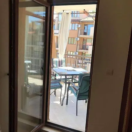 емили, комплекс нестинарка, Apartment Tsarevo