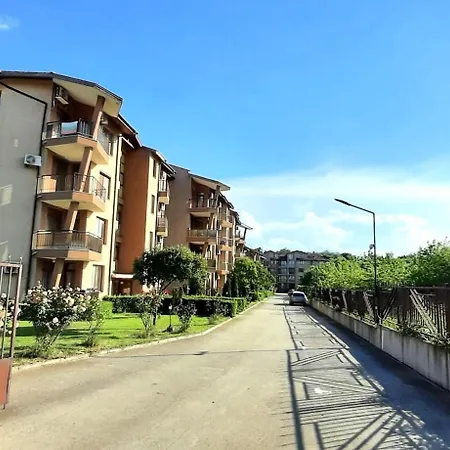 емили, комплекс нестинарка, Apartment Tsarevo